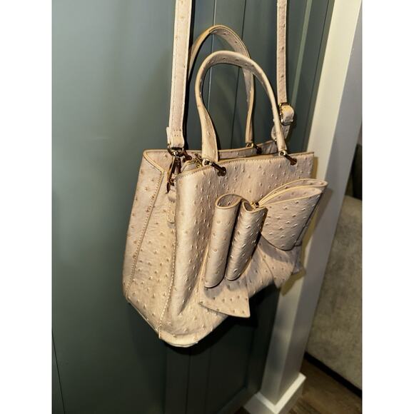 Grossi Bowtie Purse in faux ostrich leather - Picture 3 of 11